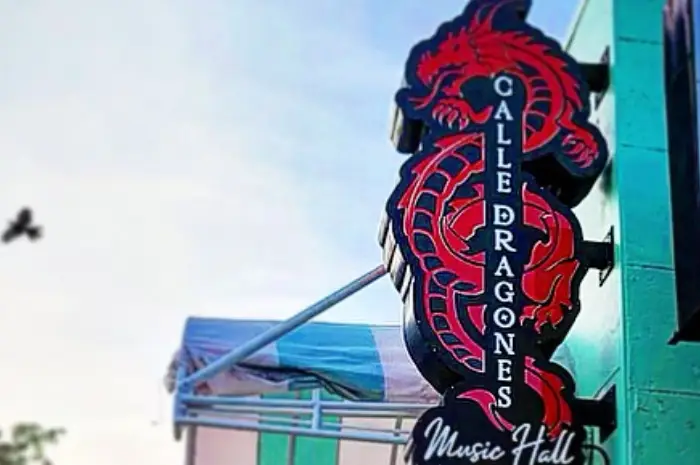 Calle Dragones Blade Sign Company Near Me
