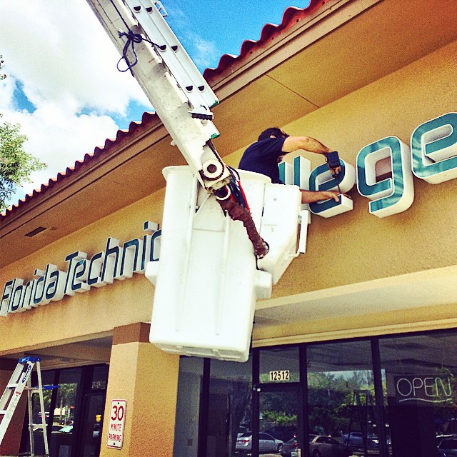 Our team of experts makes sure the business signage is firmly placed at the appropriate place during installation. Carefully considered procedures are followed for mounting, aligning, and connecting to power sources.