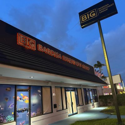 Outdoor Business Signs
